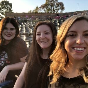 Meet your Posher, Holly